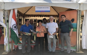 Stand de la India en la Feria Internacional del Libro del Estado Miranda en el parque Francisco de Miranda el 16 de marzo de 2018.